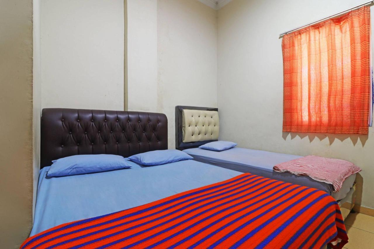 Wisma Cempaka 2 Syariah Hotel Parit  Eksteriør billede